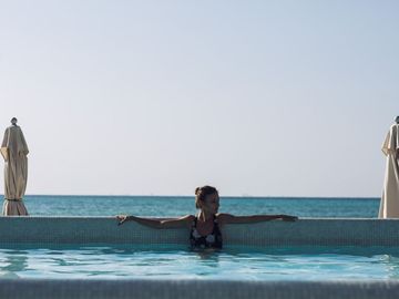 Departamento frente al mar, jacuzzi privado, en residencial privado con amenidad