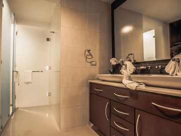 Departamento frente al mar, jacuzzi privado, en residencial privado con amenidad
