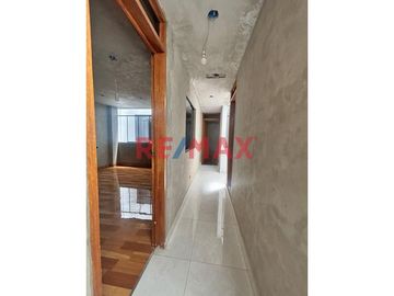 🌟 ¡Oportunidad única! 🌟

Descubre tu próximo hogar en La Esperanza, Trujillo. Este moderno departamento flat ofrece el equilibrio perfecto entre com