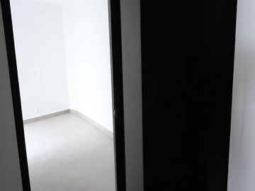 DEPARTAMENTO CON BONITA VISTA, BIEN UBICADO
