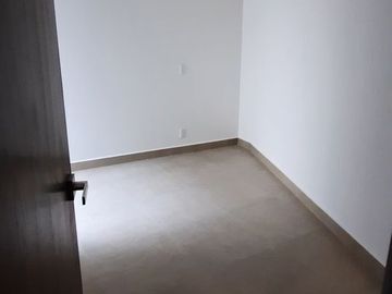 DEPARTAMENTO CON BONITA VISTA, BIEN UBICADO