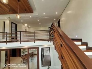 MODERN HOUSE WITH POOL FOR SALE IN ALABANG HILLS