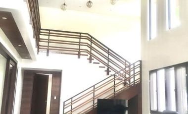 MODERN HOUSE WITH POOL FOR SALE IN ALABANG HILLS