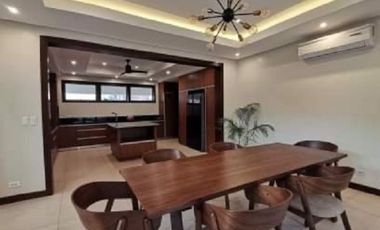 MODERN HOUSE WITH POOL FOR SALE IN ALABANG HILLS