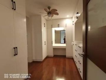 MODERN HOUSE WITH POOL FOR SALE IN ALABANG HILLS