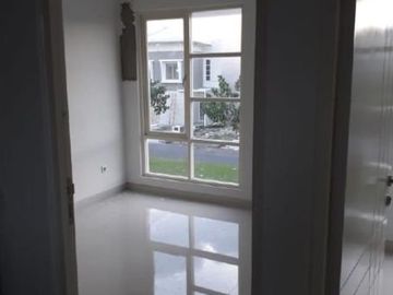 Rumah Puri Surya Jaya Valencia Street. Baru Gresss Sidoarjo