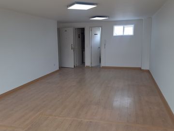oficina en arriendo en multicentro. Cod A4198