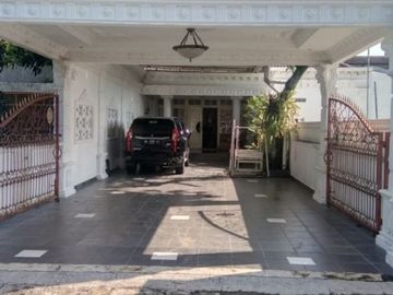 Rumah mewah gaya kolonial dalam Benteng Keraton Jogja