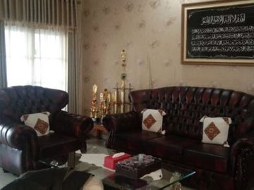 Rumah mewah gaya kolonial dalam Benteng Keraton Jogja