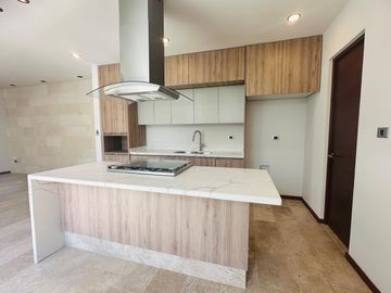 VENTA DE CASA EN LOMAS DEL PEDREGAL