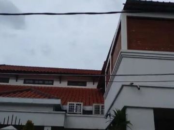 Dijual Rumah 2 Lantai Siap Huni Dukuh Kupang Surabaya*_