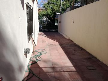 Casa en 2 plantas, ph al fondo con entrada propia independiente -  Lisandro de la Torre 3400, 3 ambientes, 2 baños, cochera. A estrenar!