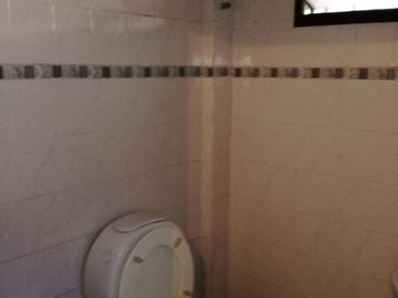 Casa en 2 plantas, ph al fondo con entrada propia independiente -  Lisandro de la Torre 3400, 3 ambientes, 2 baños, cochera. A estrenar!