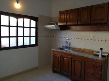 Casa en 2 plantas, ph al fondo con entrada propia independiente -  Lisandro de la Torre 3400, 3 ambientes, 2 baños, cochera. A estrenar!