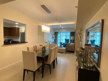 FOR RENT: 3 Bedroom in Two Serendra Red Oak