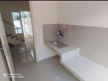 Rumah Rungkut Asri Tengah Surabaya New Gress