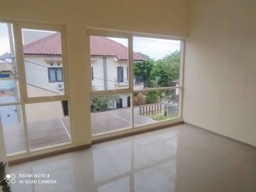 Rumah Rungkut Asri Tengah Surabaya New Gress