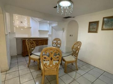 CASA EN VENTA FRACC. SAN ANTONIO EN CD. CUAUHTÉMOC, CHIHUAHUA.