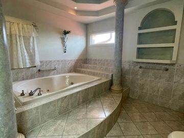 CASA EN VENTA FRACC. SAN ANTONIO EN CD. CUAUHTÉMOC, CHIHUAHUA.