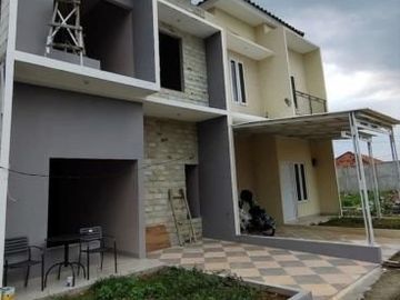 Rumah Syariah siaphuni 2 Lantai Bonus 2 unit AC di Juanda Kota Depok