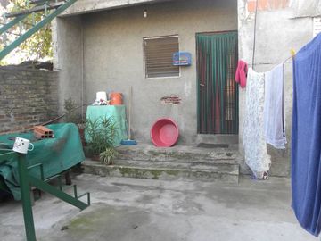 Casa en venta en Isidro Casanova