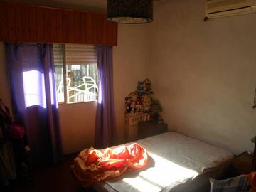 Casa en venta en Isidro Casanova