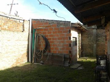 Casa en venta en Isidro Casanova
