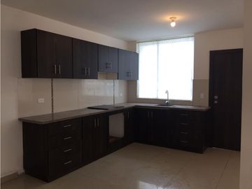 VENDO-ARRIENDO CASA EN IBARRA CONJUNTO HABITACIONAL CAMPO REAL