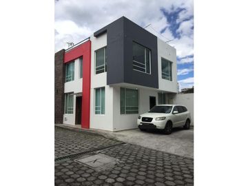 VENDO-ARRIENDO CASA EN IBARRA CONJUNTO HABITACIONAL CAMPO REAL