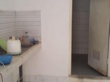 Rumah disewakan Simpang Darmo Permai Selatan