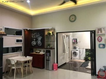 Rumah Taman Rivera regency - Rungkut, rumah cantik siap huni Listrik 2200 token