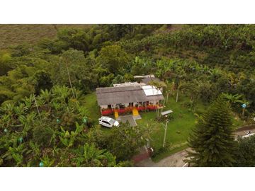 PEQUEÑA FINCA EN FILANDIA