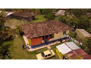 PEQUEÑA FINCA EN FILANDIA