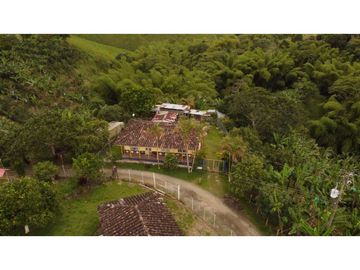 PEQUEÑA FINCA EN FILANDIA