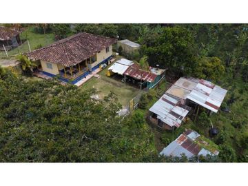 PEQUEÑA FINCA EN FILANDIA