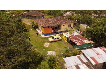 PEQUEÑA FINCA EN FILANDIA