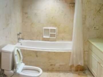 Disewakan Apartemen Park Royale Tipe 3 Kamar Tidur Kondisi Fully Furnished