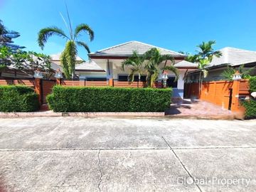 Spacious 3-bedroom House with private pool
