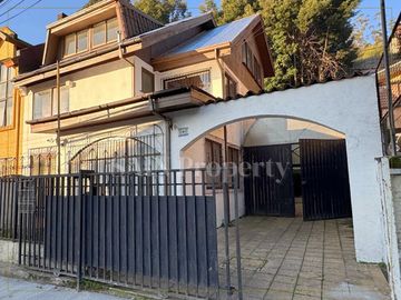 Casa Grande En Barrio Universitario Concepción