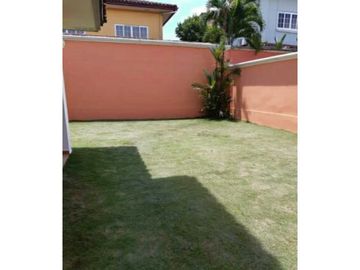 Se vende casa en Rainforest Village PH Las Huacas