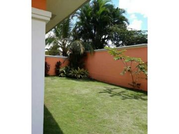 Se vende casa en Rainforest Village PH Las Huacas