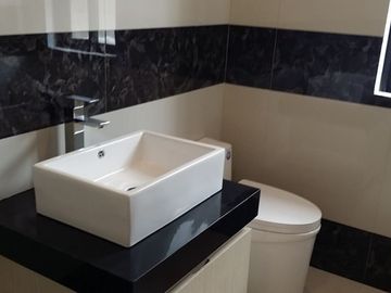 MODERN DESIGN OPEN LAY-OUT BRAND NEW HOUSE BF HOMES