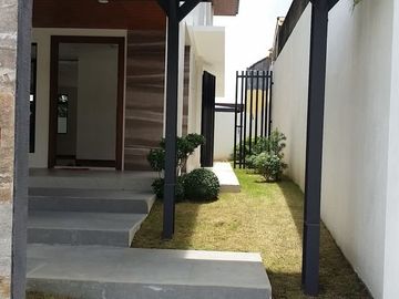 MODERN DESIGN OPEN LAY-OUT BRAND NEW HOUSE BF HOMES