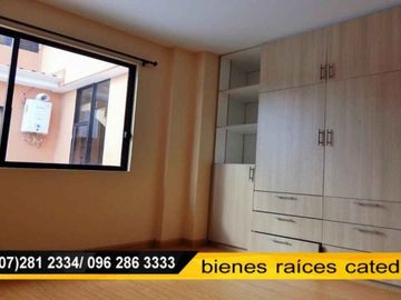 Casa de venta en Ordoñez Lasso, Cerca del Hotel Oro Verde – código:17090