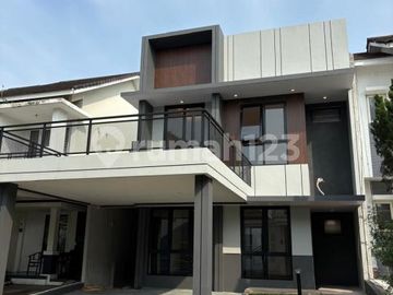 Dijual Cepat Rumah Bagus 2 Lantai (9X20) SHM Hadap Timur di BSD The Green