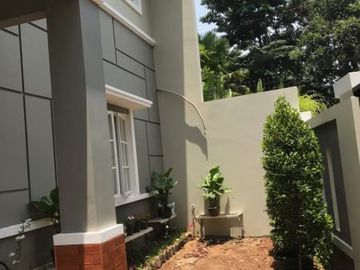 Disewakan Rumah ( Fully Furnish) Di Jl.Berlian,Cilandak Jakarta Selatan