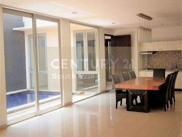 Rumah Dijual Di Mampang Raya Jakarta Design Modern Fasilitas Kolam Renang
