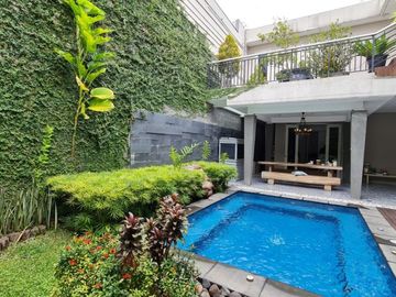 Rumah sultan dalam perumahan jalan Kaliurang km 8