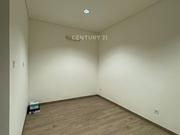 Rumah Brand New 3 Lantai Di Maison De Wisteria Cakung  3 KT PPJB