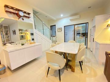 For Sale Beautiful 4BR Townhouse at Lebak Bulus